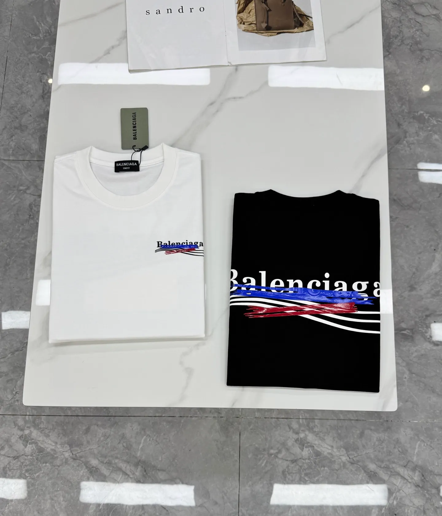 ⚜️Balenciaga New Arrival T ， Same Style❤️ . ， .“Balenciaga” + ， ！ ， ，Breathable ， or ✨ ， 、 ， ！ ！ ：Black.White.Sizes：S-3XL ❗️（175/145 L）
